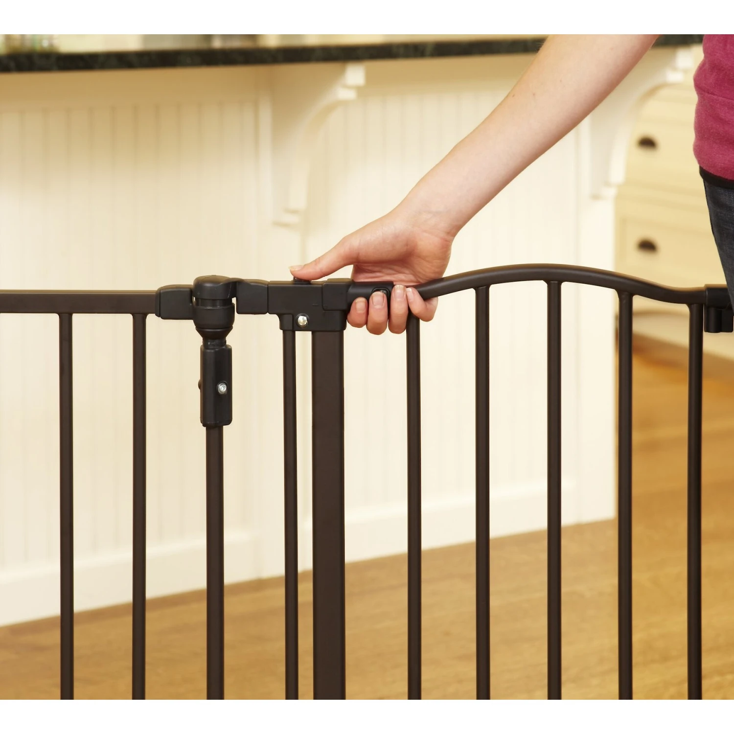 North States 3-in-1 Arched Metal Superyard Dog Gate, Bronze - Image 5