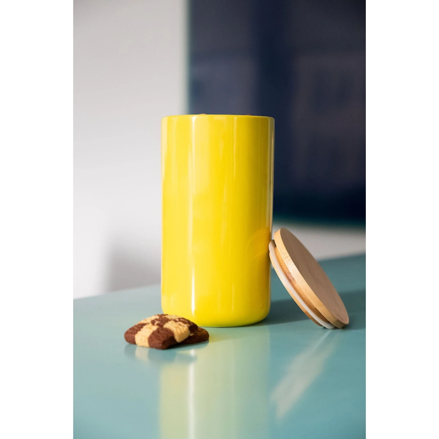 Waggo Simple Solid Ceramic Dog & Cat Treat Jar - Image 2