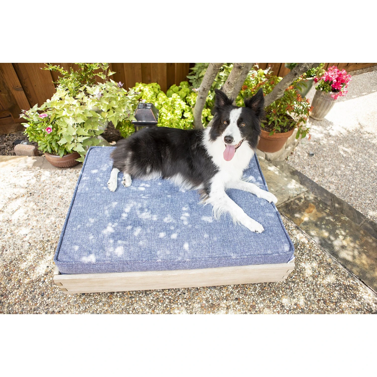 La-Z-Boy Bailey Indoor/Outdoor Sofa Dog Bed - Image 3