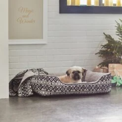 Disney Mickey Mouse Southwest Criss Cross Pattern Pet Bed & Gift Set