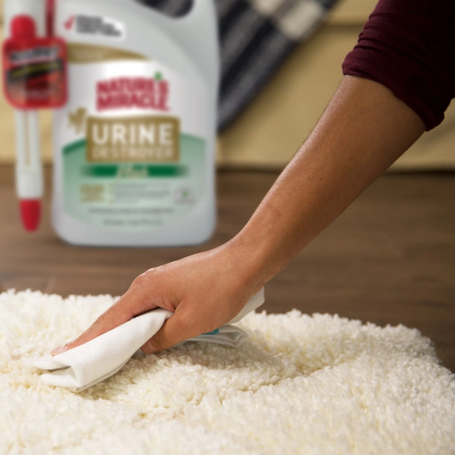 Nature's Miracle Dog Urine Destroyer Plus Enzymatic Formula Stain Remover, 1.3-gal Bottle - Image 6