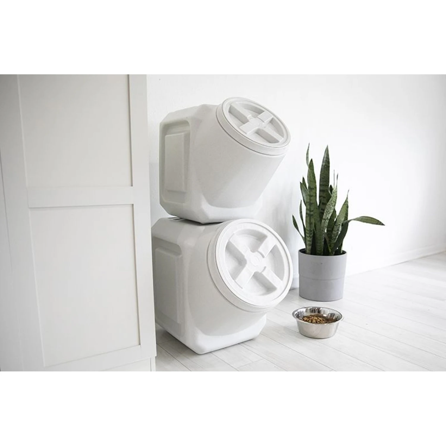 Gamma2 Vittles Vault Stackable Pet Food Storage - Image 4